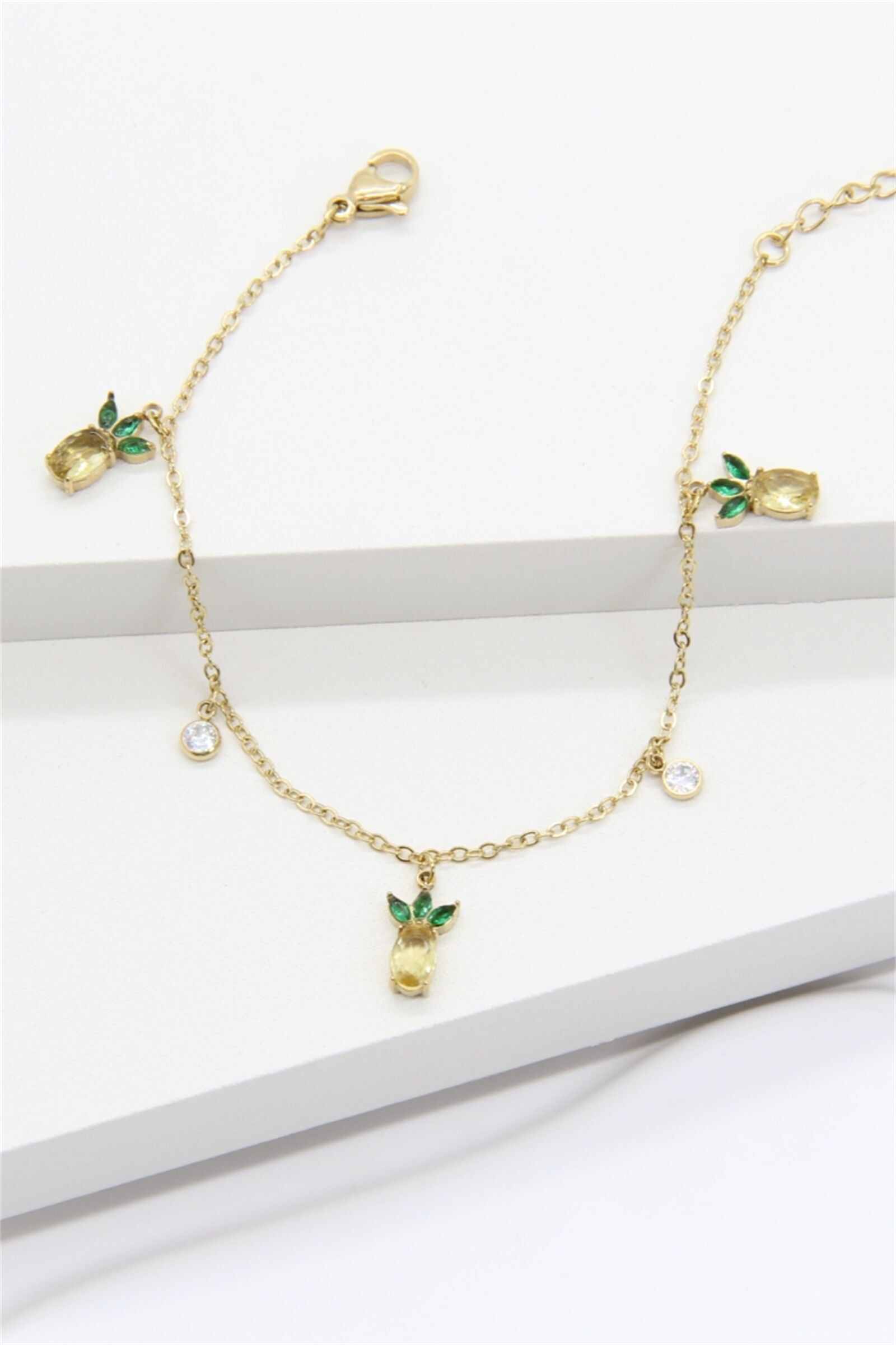 Goldenes Zitronen-Charm-Armband – Fruchtiges Edelstahl-Accessoire