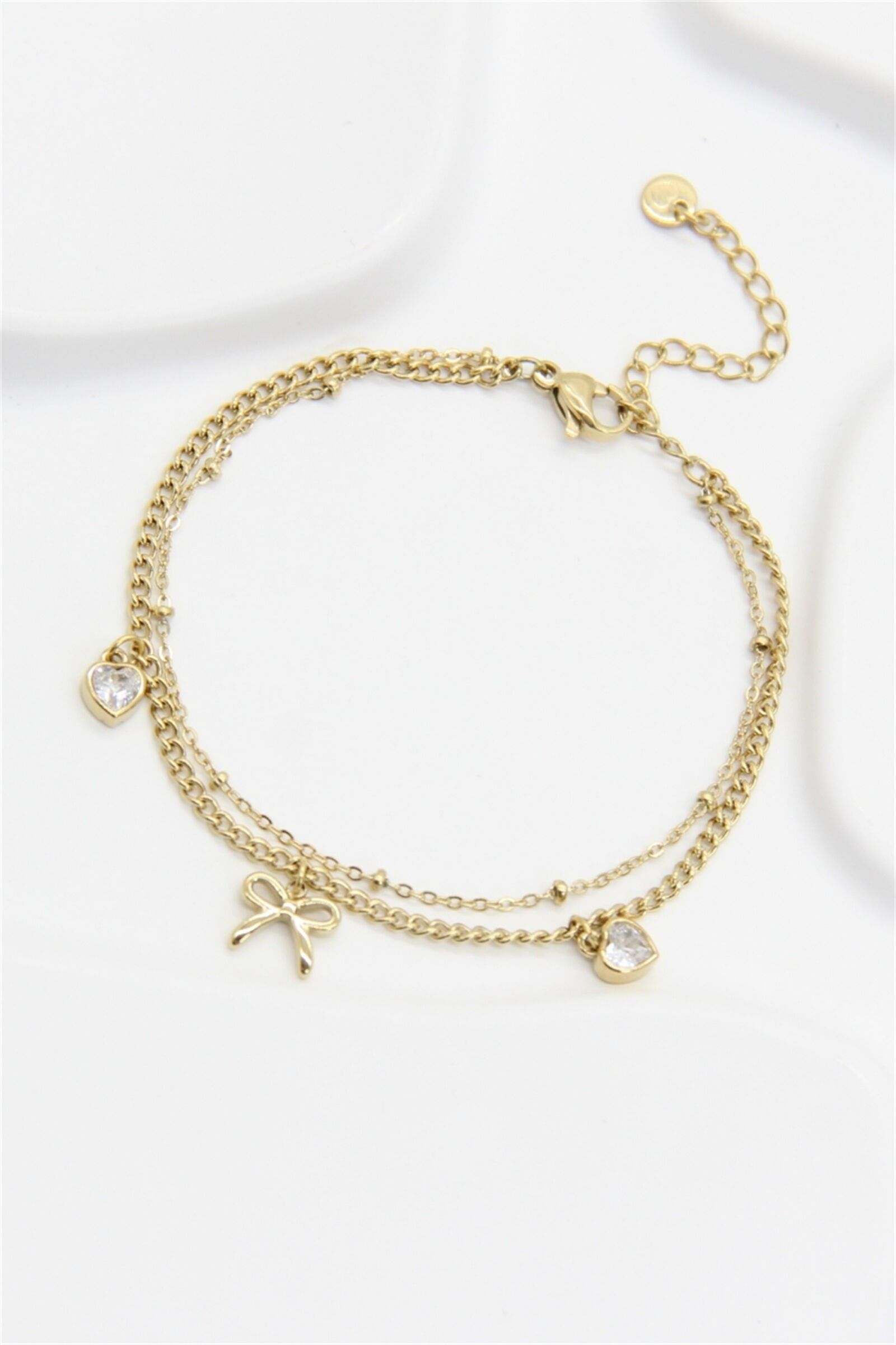 Vergoldetes, mehrreihiges Armband mit Knoten und Herzen – Zartes, feminines Edelstahlarmband