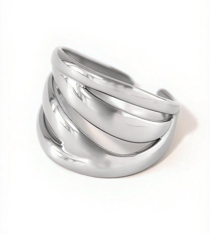 Anello in argento traforato con 4 rami e effetto specchio