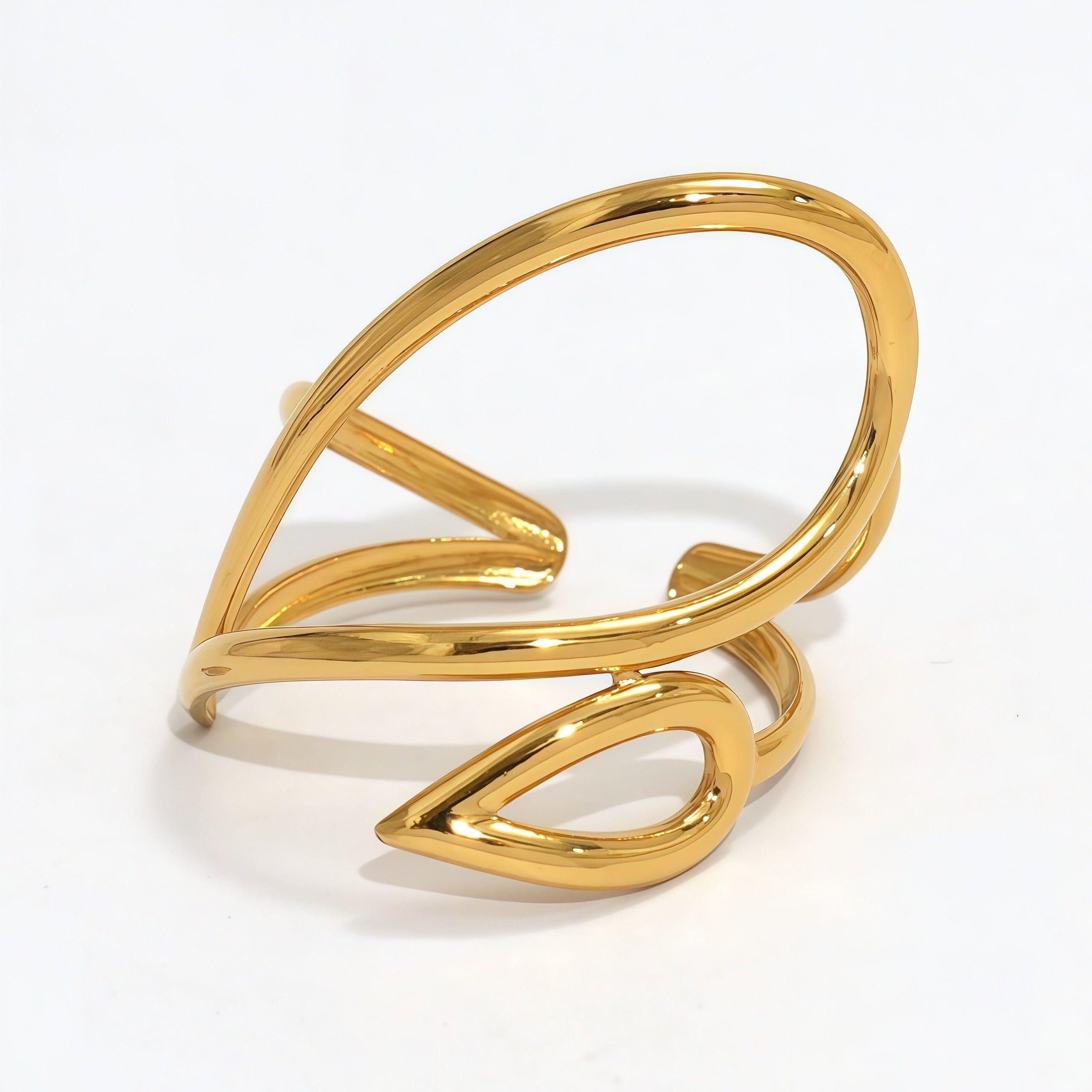 Anello regolabile in oro con motivo a foglia traforata