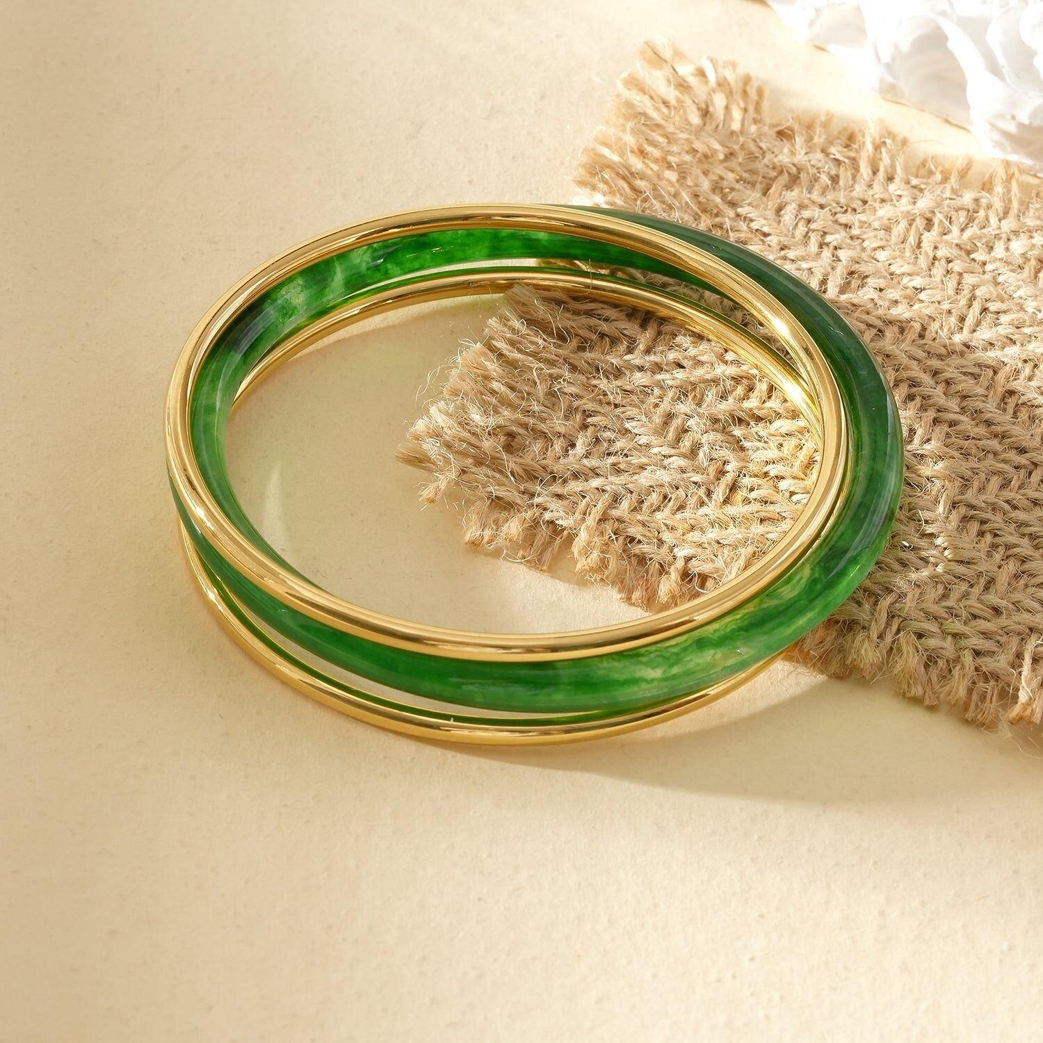 Set di 3 bracciali bangle in resina verde e oro