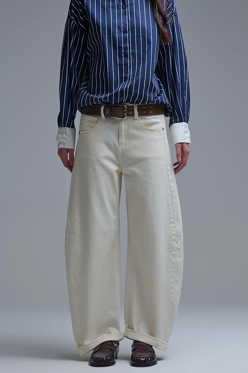 Jeans alla moda color crema con tasche