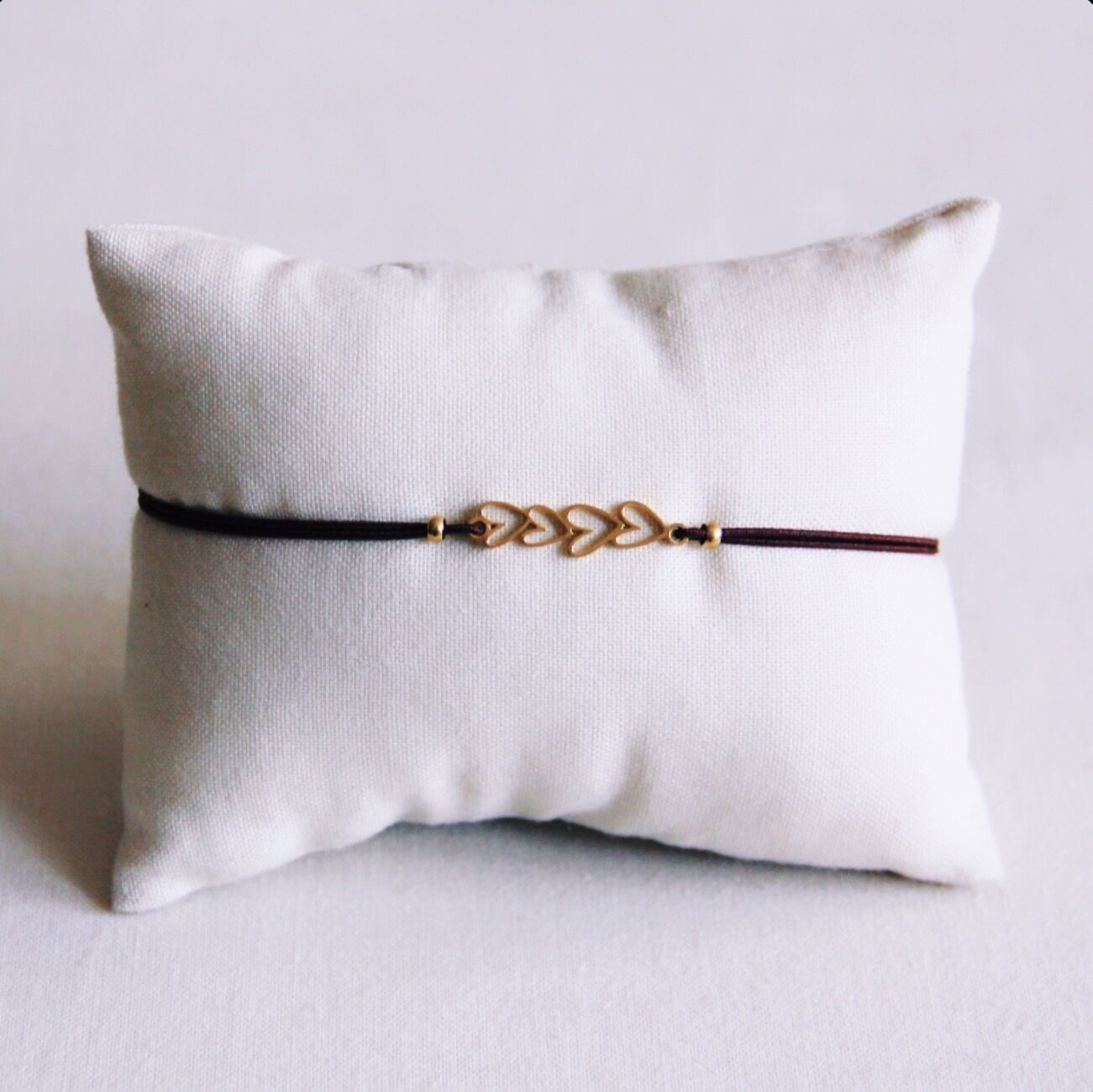 Pulsera elástica con barra de corazones - marrón