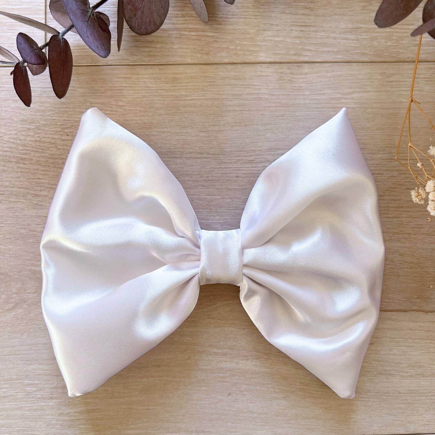 Maria white XXL bow barrette