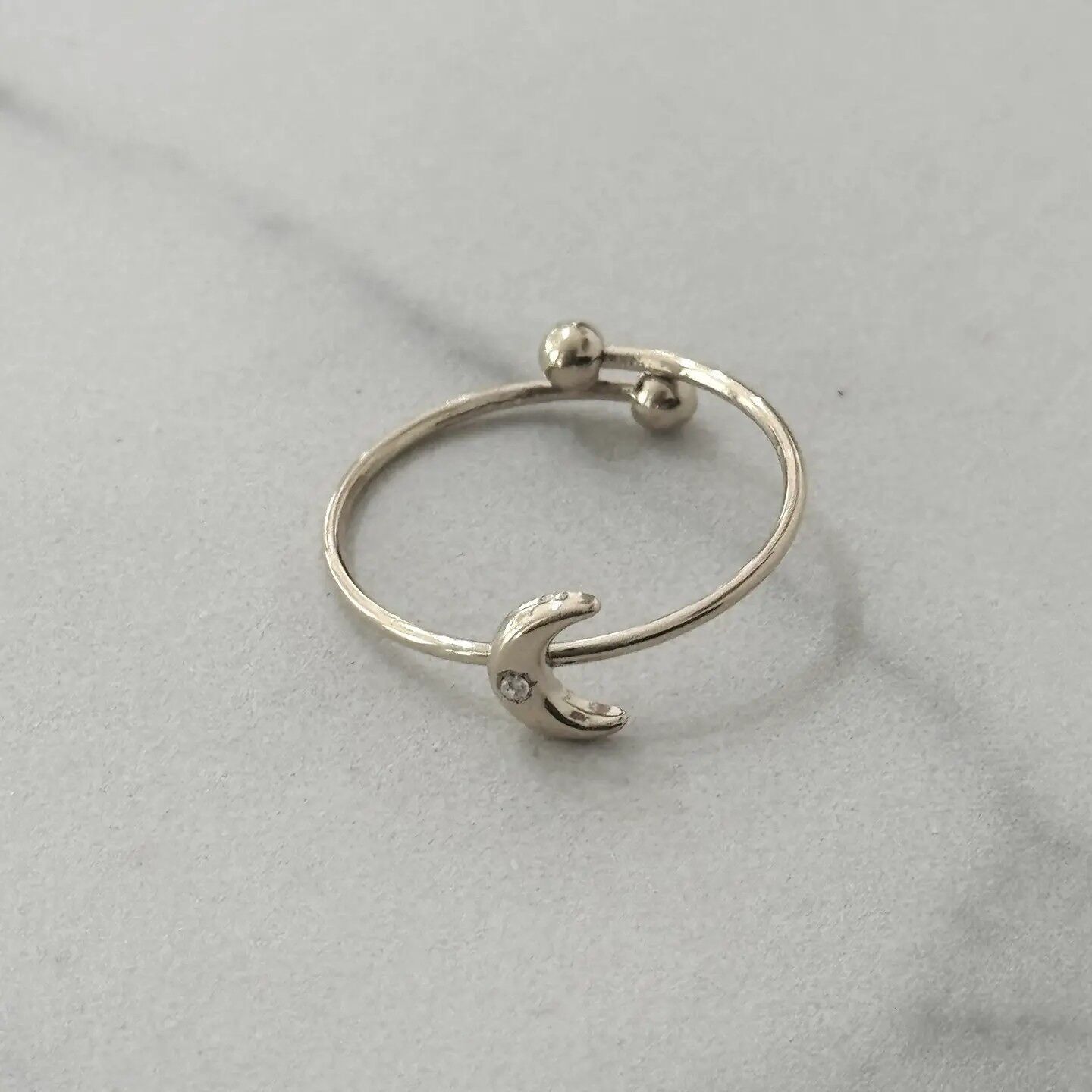 Minimal Moon Ring w White Zirconia