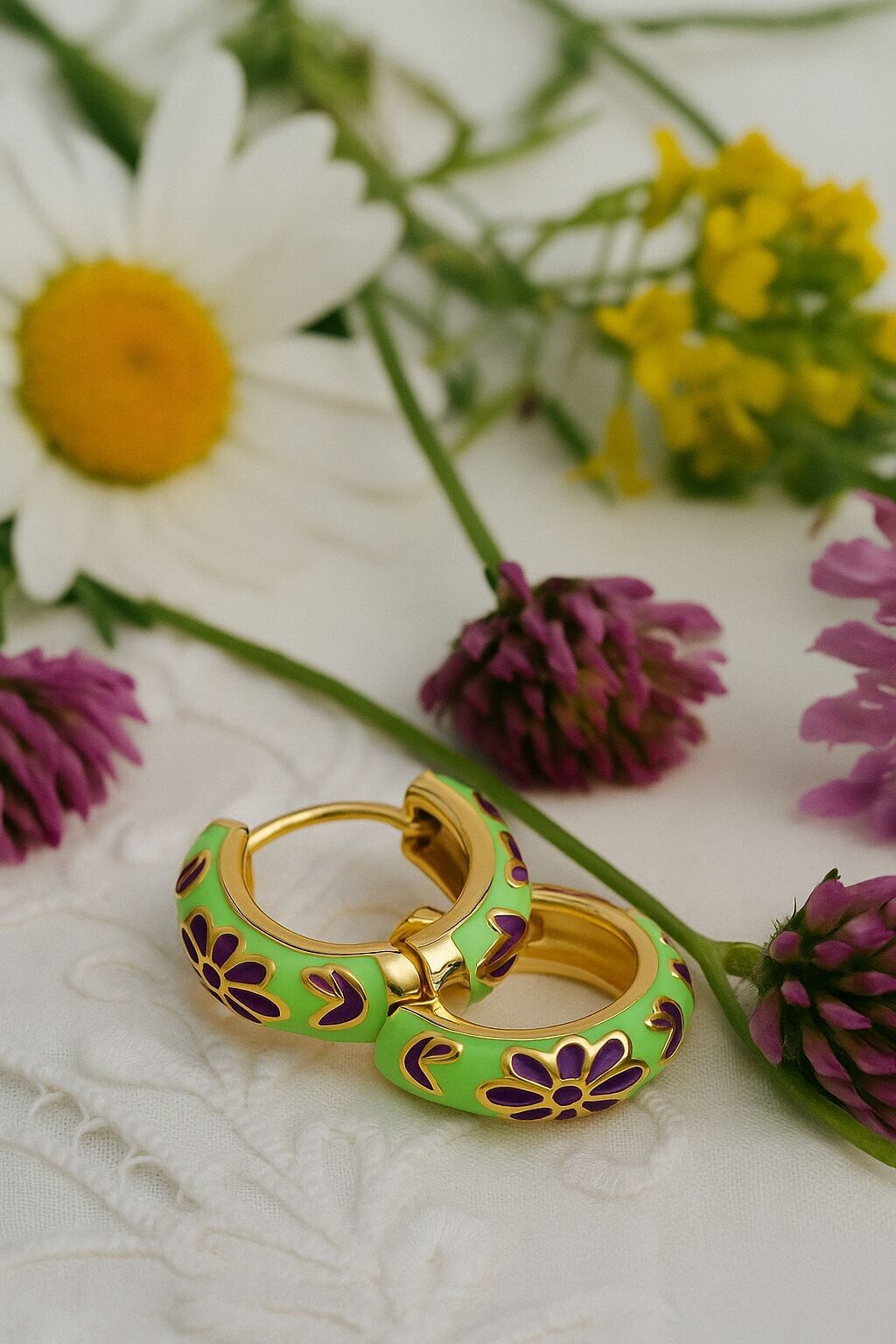 Bohemian floral hopp earrings