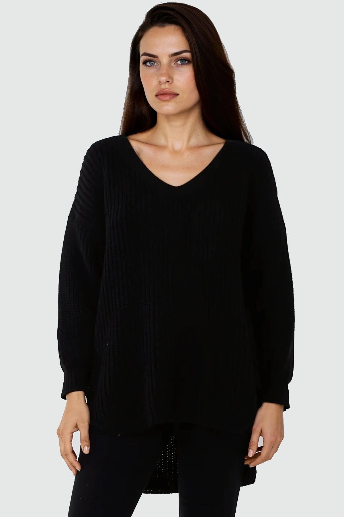 Maglione oversize nero in maglia grossa con scollo a V