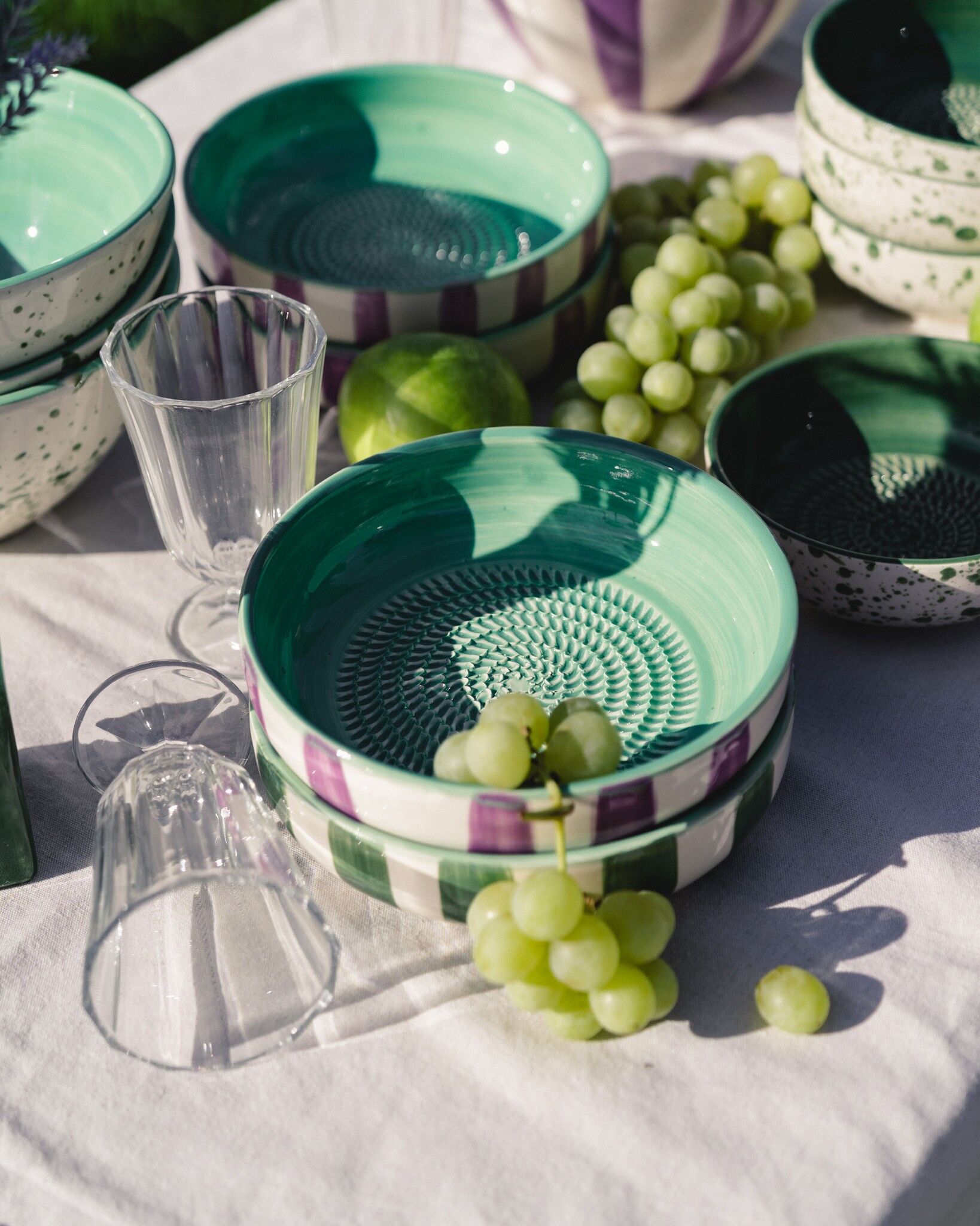 Grande râpe en céramique pour fruits et légumes / Vert et violet / Émeraude