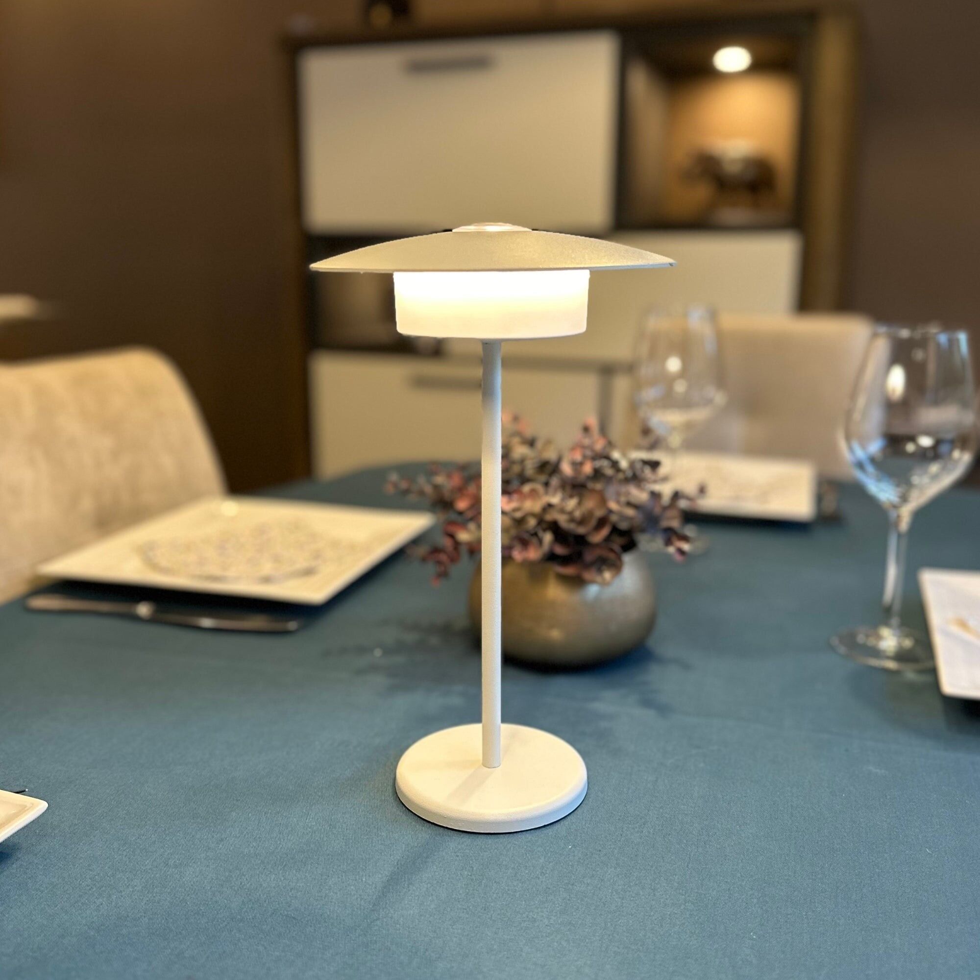 MALIA USB table lamp