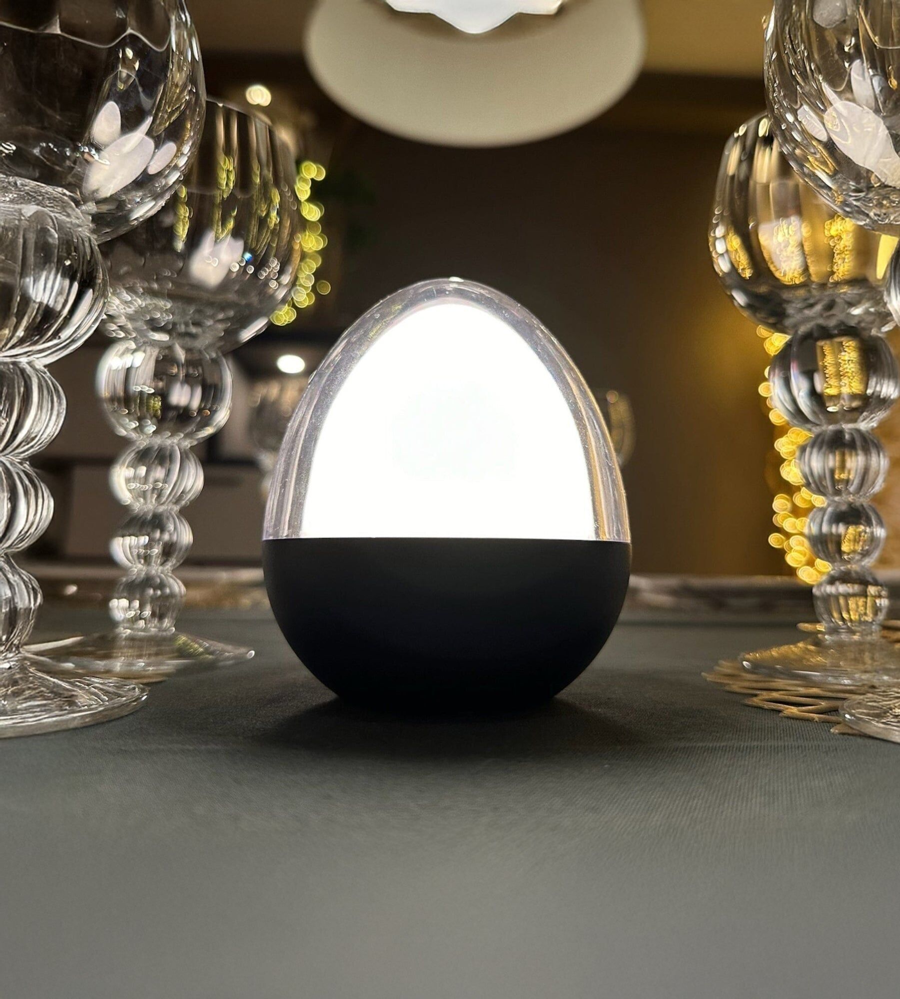 JOY Decorative LED Table Lamp - Wireless & USB - RGB+CCT - 40 to 400 lumens