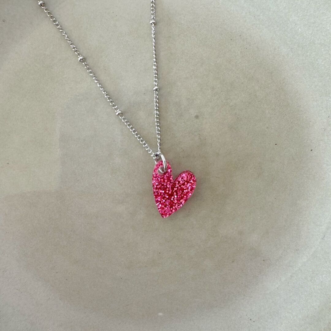 Festliche Leuchtkette mit Herzanhängern | Herz - Magenta