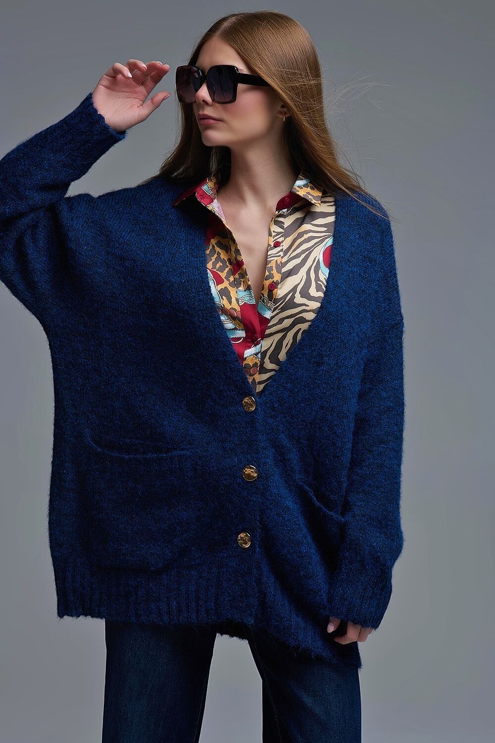 Cardigan oversize blu navy con bottoni e tasche dorati