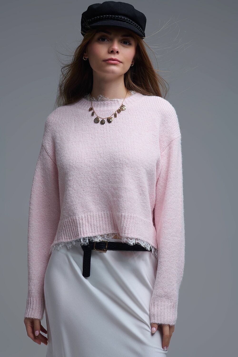 Lässiger rosa Pullover mit Spitzendetails