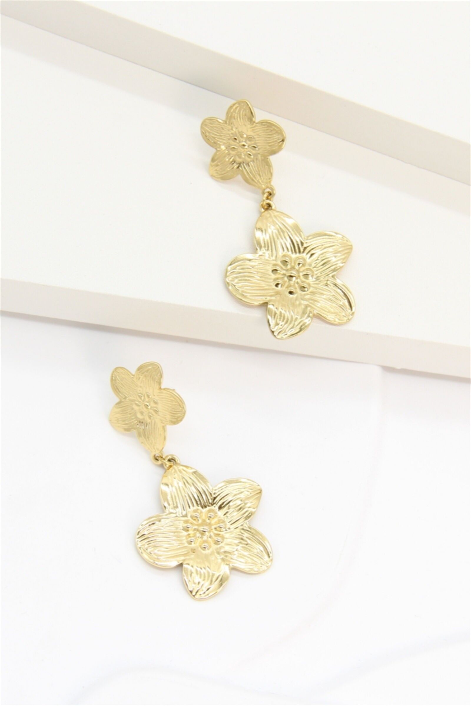 Verstellbarer, vergoldeter Edelstahlring mit Tigerauge-Stein