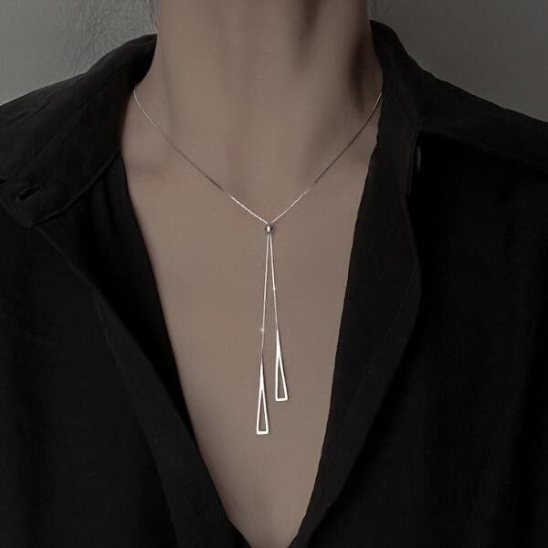 Collana a triangolo in argento sterling