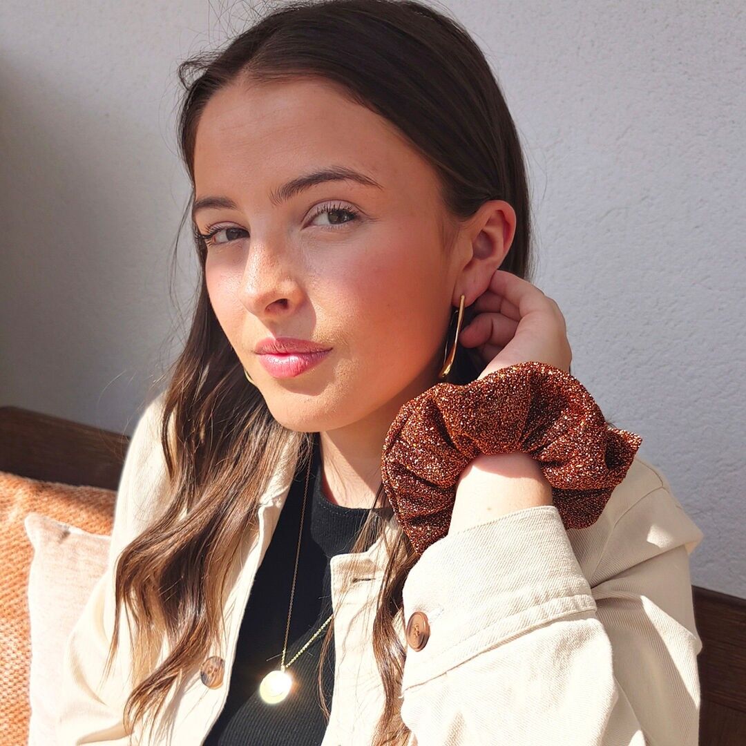 CARAMEL SEQUIN Scrunchie/ Schlichtes glänzendes Karamell-Polyester