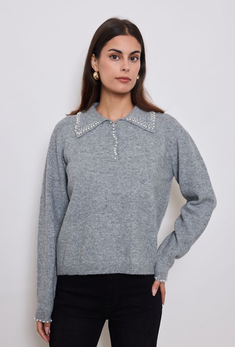 Elegante maglione con colletto di perle