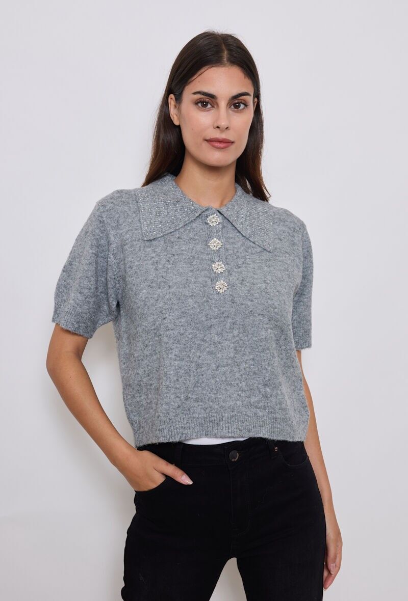 Maglione a maniche corte con strass sul colletto