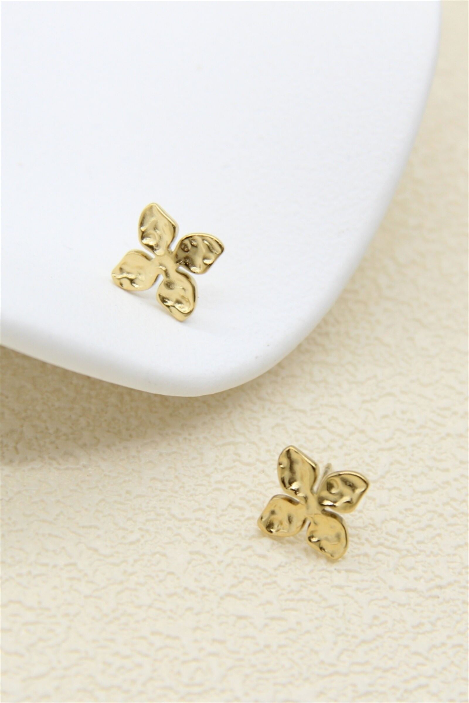 Goldene Kleeblatt-Ohrringe – Edelstahl