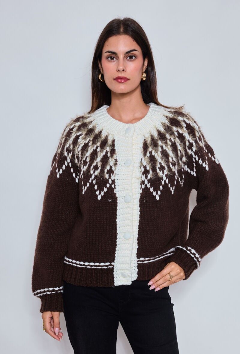Cardigan islandese in maglia grossa, stile lopapeysa