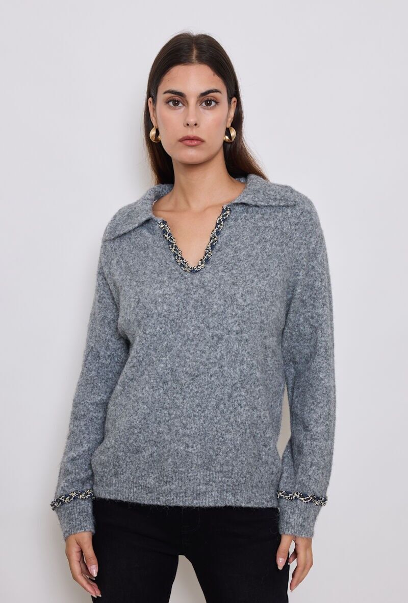 Maglione con collo polo e dettagli sul colletto e sulle maniche