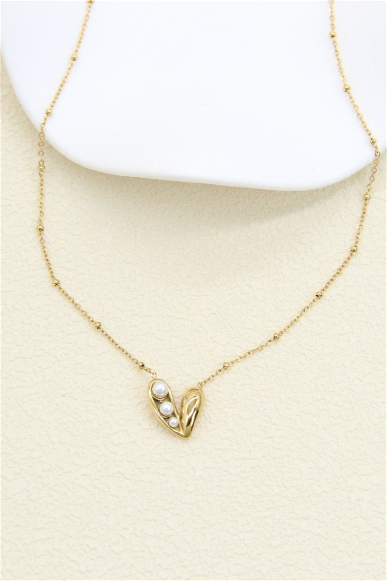 Herzförmige Halskette aus Edelstahlperlen – eleganter und trendiger Schmuck