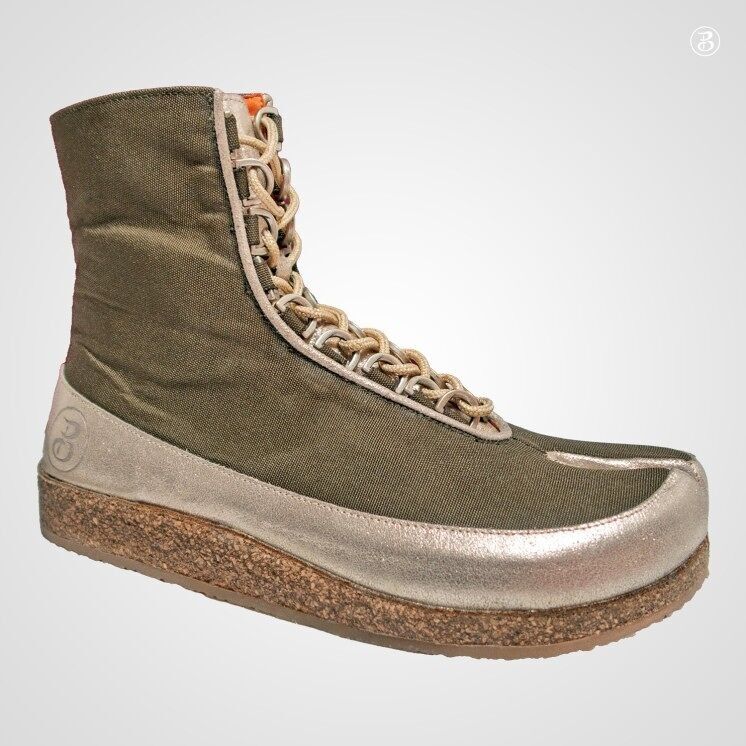 Tabi-Sneaker – khakifarbenes Canvas und schimmerndes Leder – Modell COPENHAGEN BAROCK