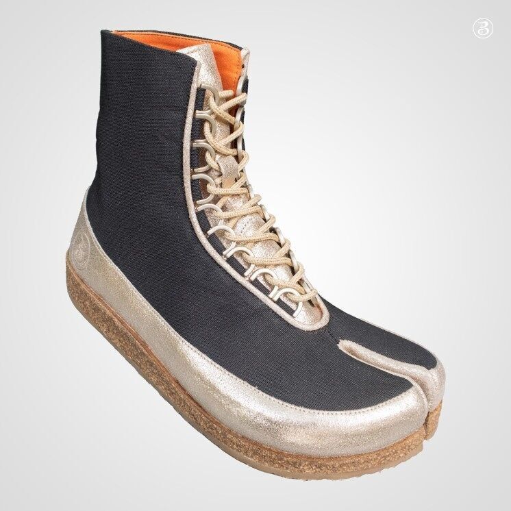 Tabi-Sneaker – schwarzes Canvas und schimmerndes Gold-/Silberleder – Modell COPENHAGEN BAROCK