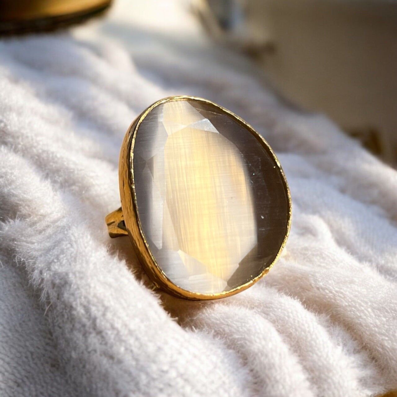 Anello "ELARION" con pietra naturale di agata grigia