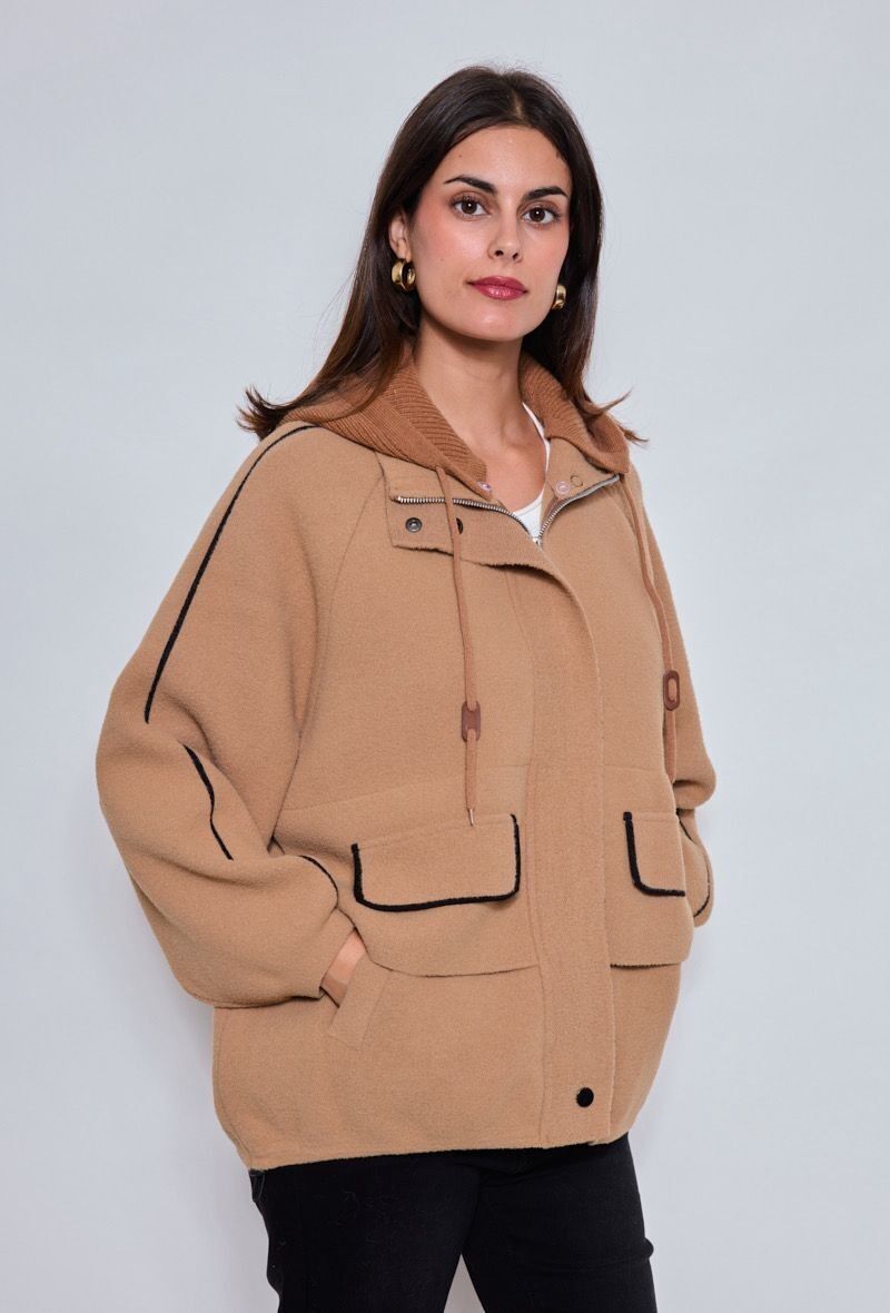 Giacca con cappuccio rimovibile