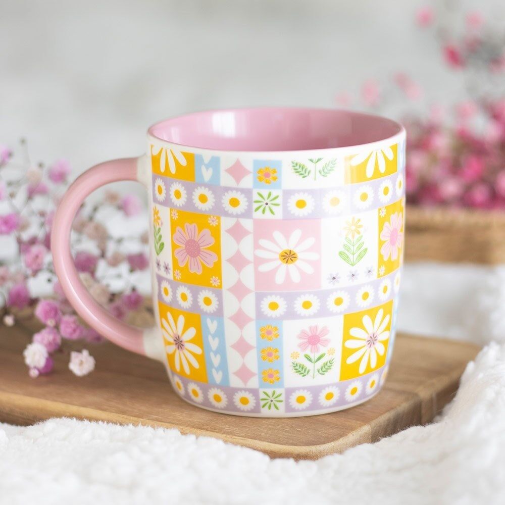 Tazza con stampa patchwork floreale