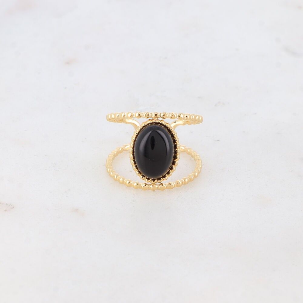 Ring with oval natural stone