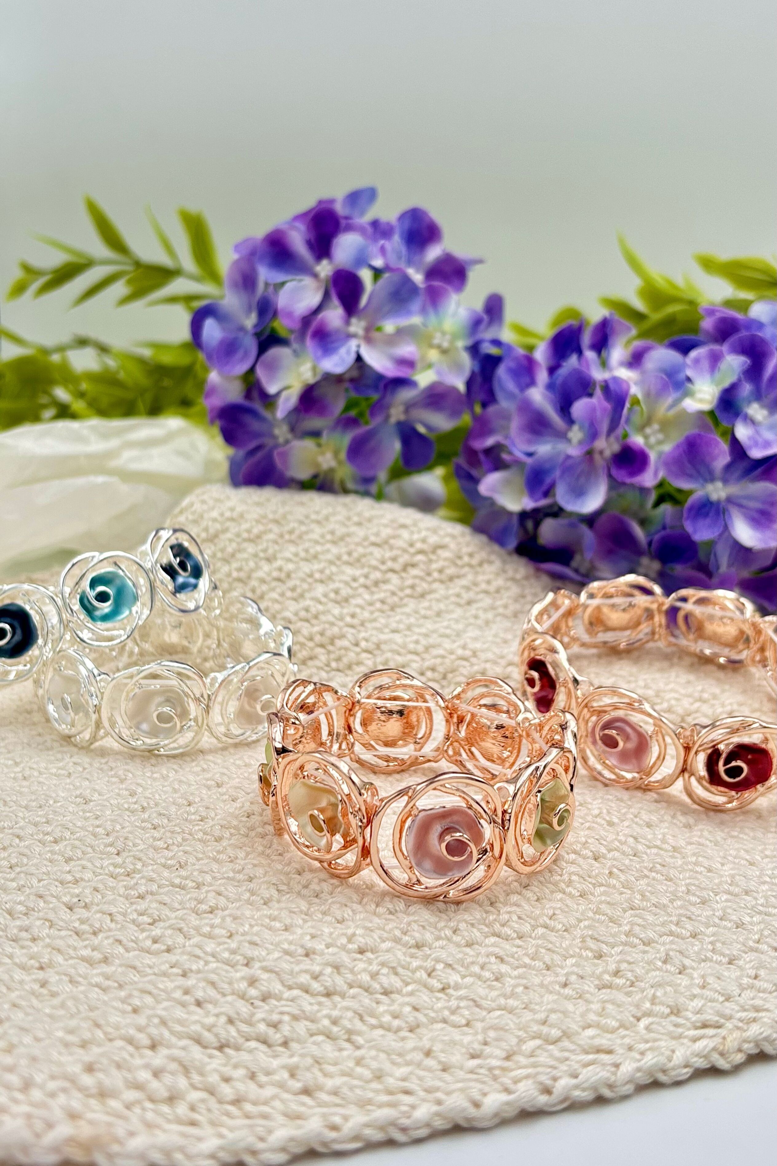 Braccialetto con fiori colorati 324CP21