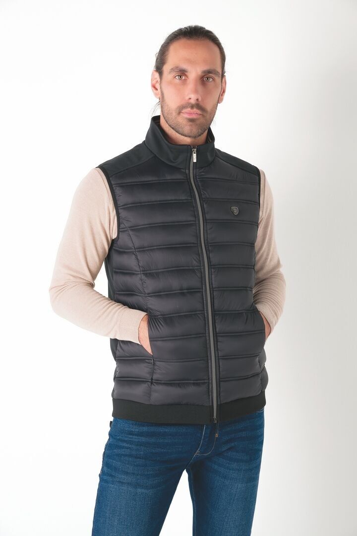 7543 Ärmellose Steppjacke aus zwei Materialien