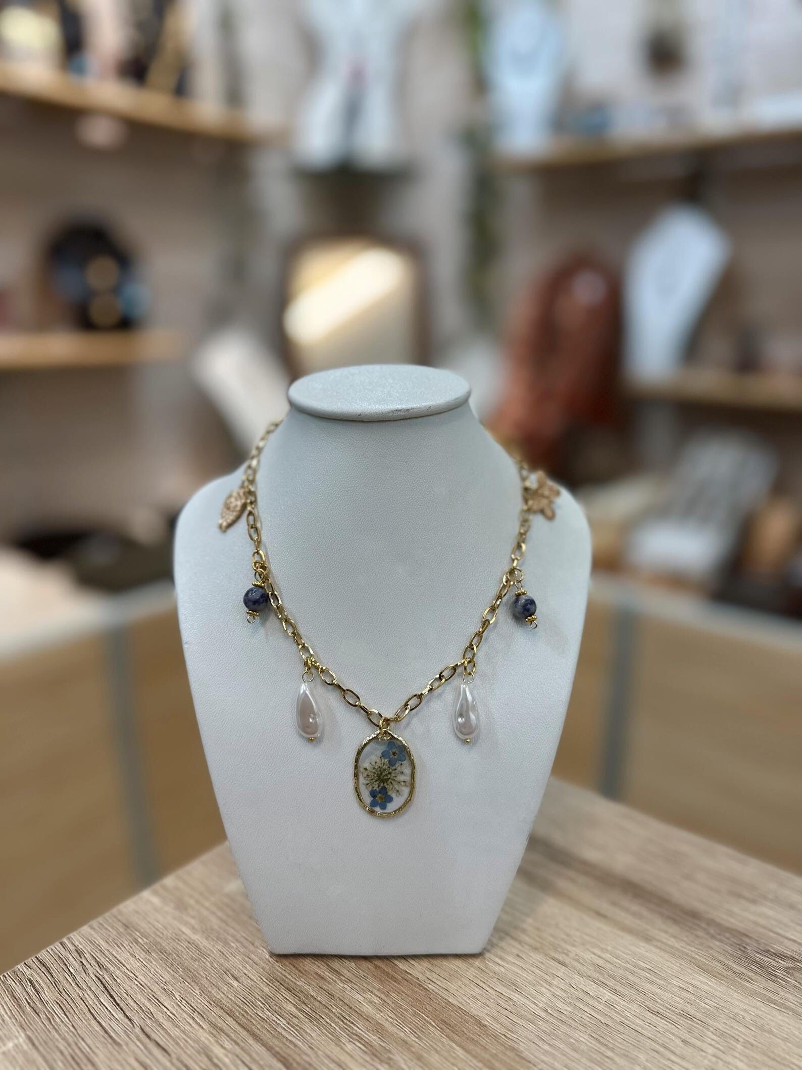 Collana "Fiore di etere"