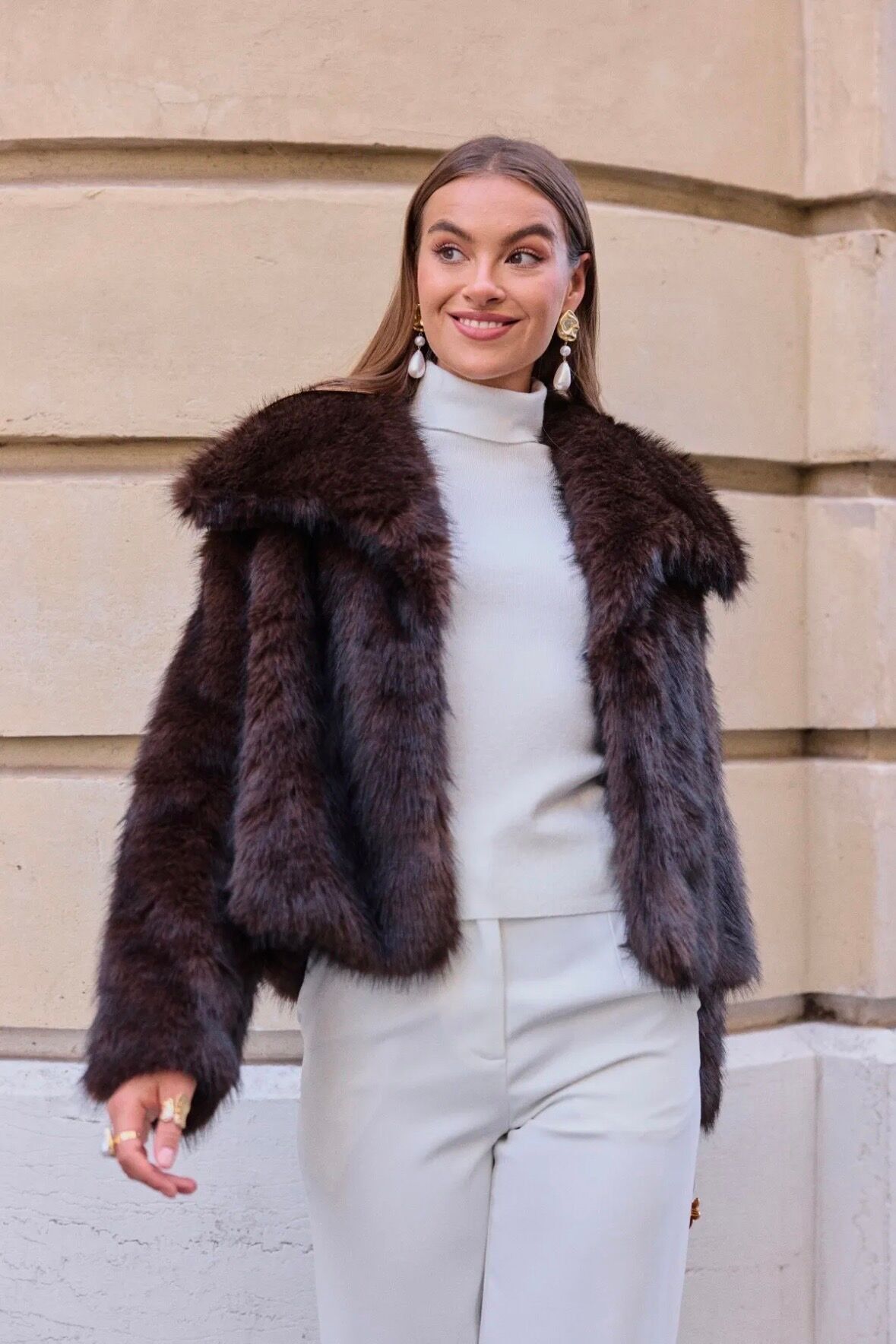 Piumino corto in pelliccia sintetica - 8811