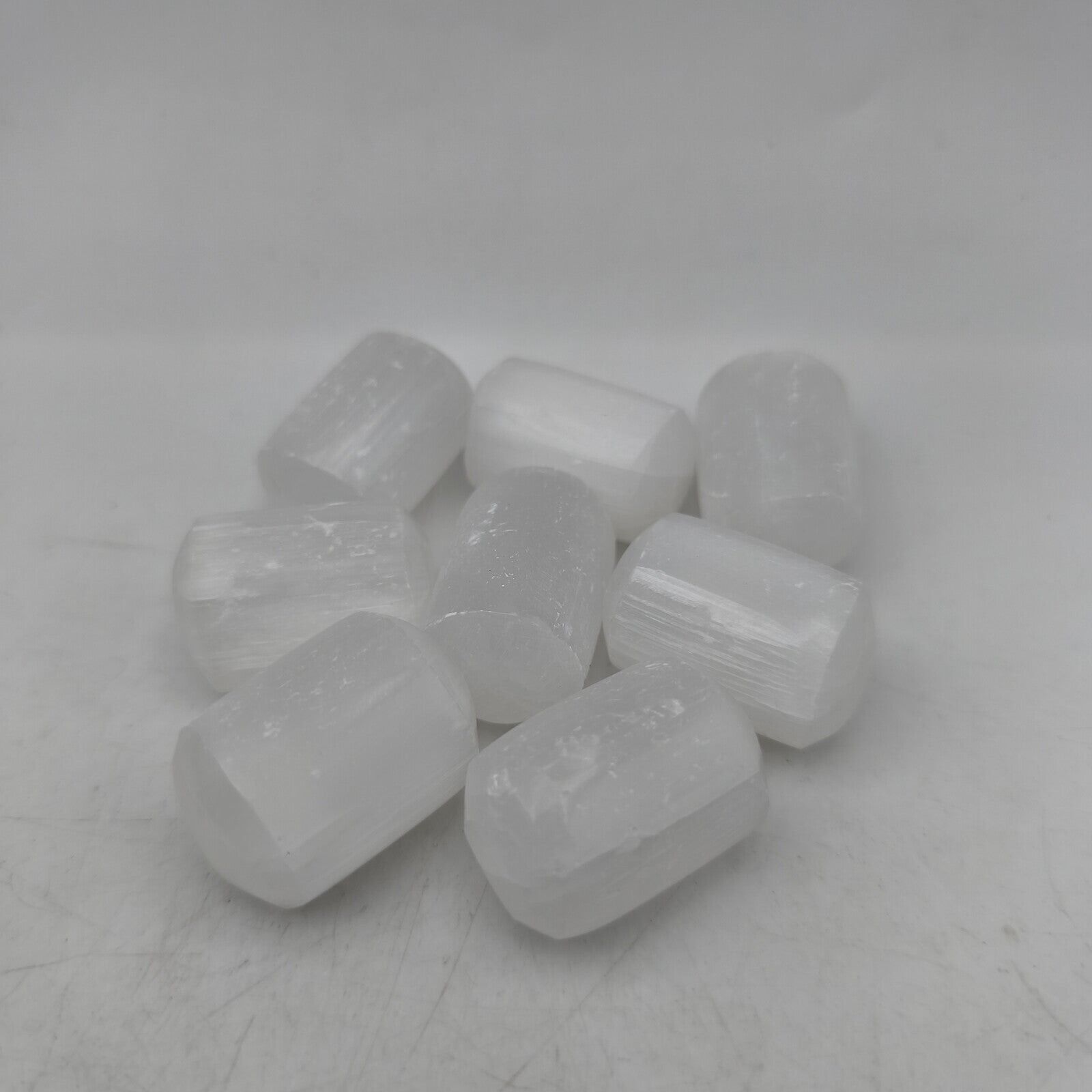 Trommelsteine ​​– Weißer Selenit