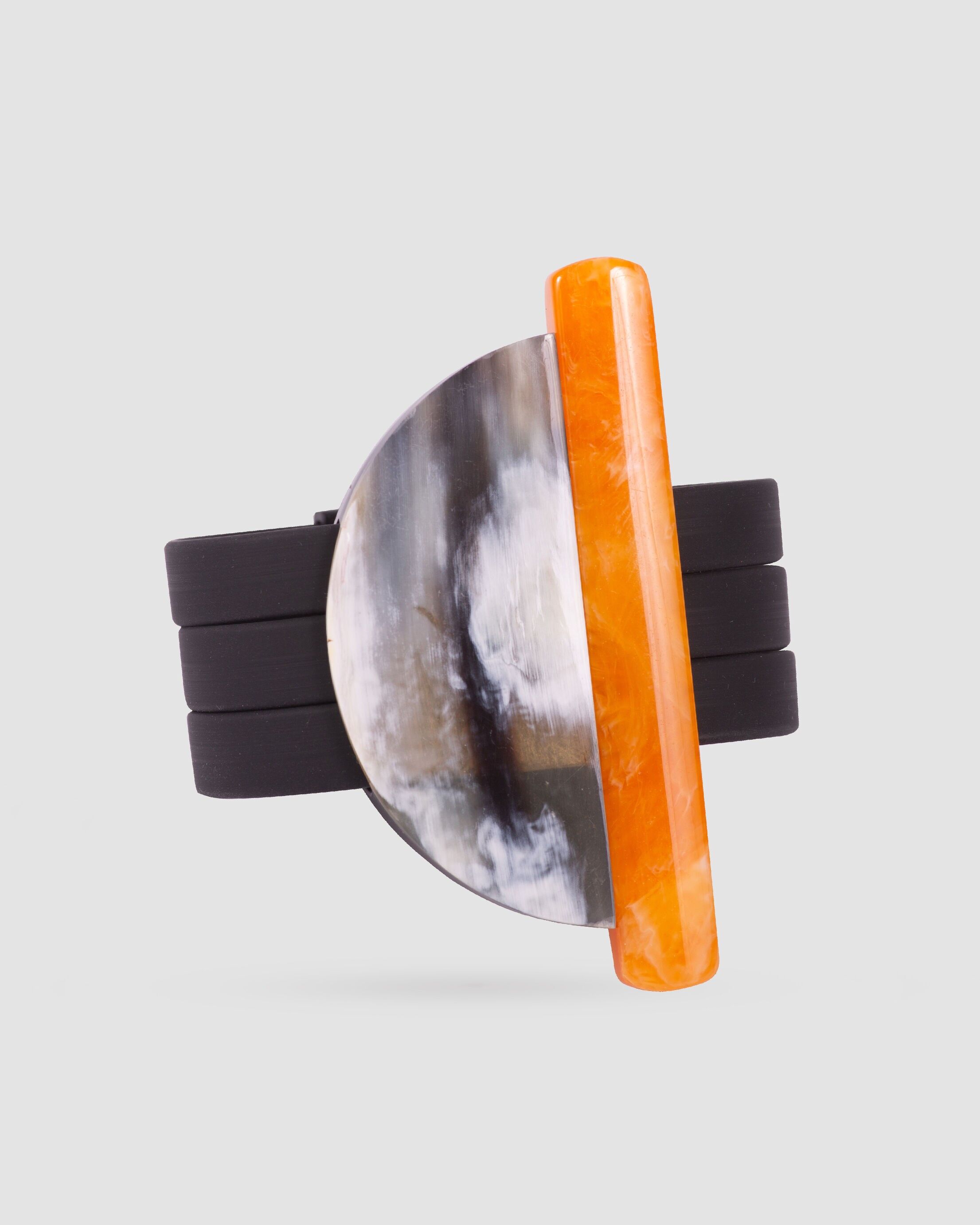 Bracciale in corne de buffle con resina arancione
