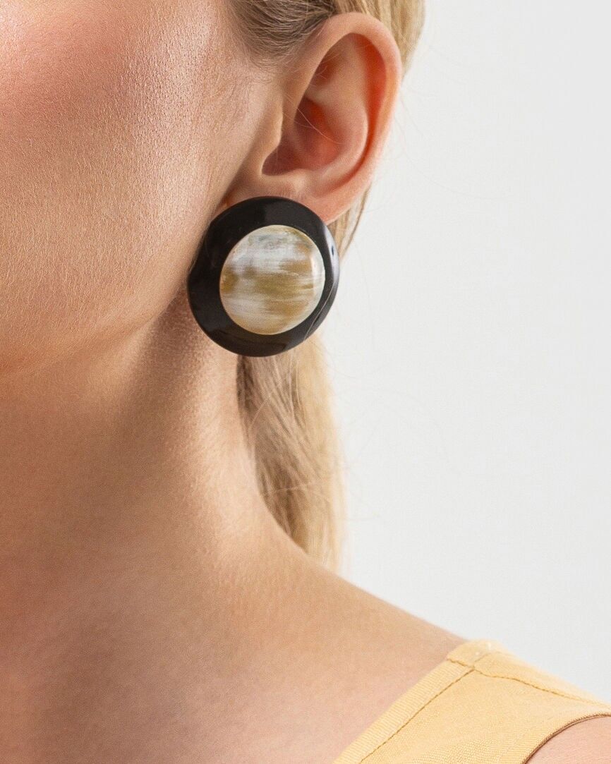 Boucles d'oreilles à clous rondes en corne de buffle