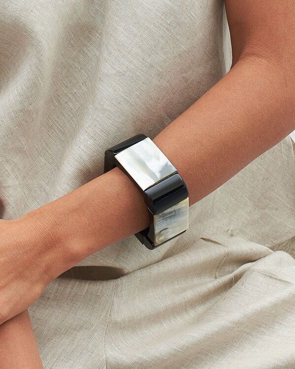 Bracciale carré in corne de buffle et résine