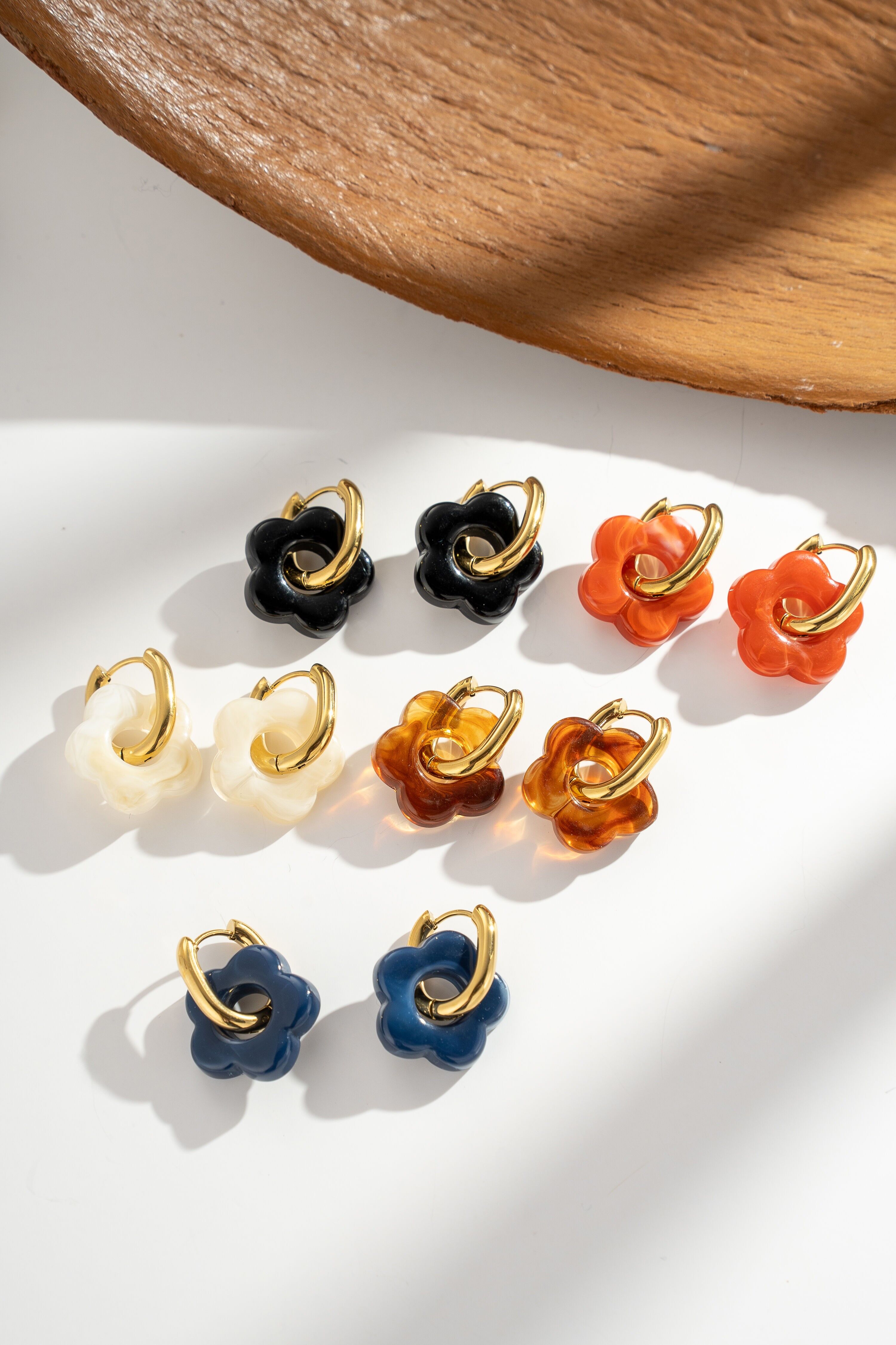 Stainless steel earrings with colorful resin flowers