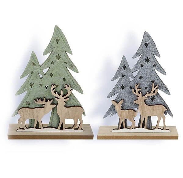 Statuine di cervi assortite con alberi di Natale