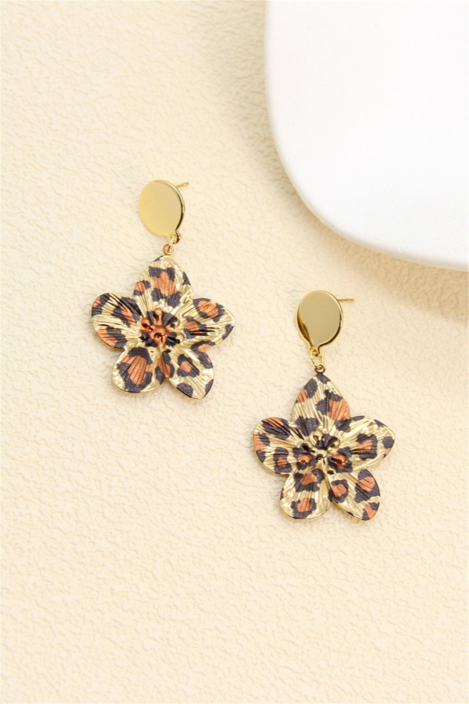 Goldene Leopardenblumen-Ohrringe – Originelles und ultrafeminines Design