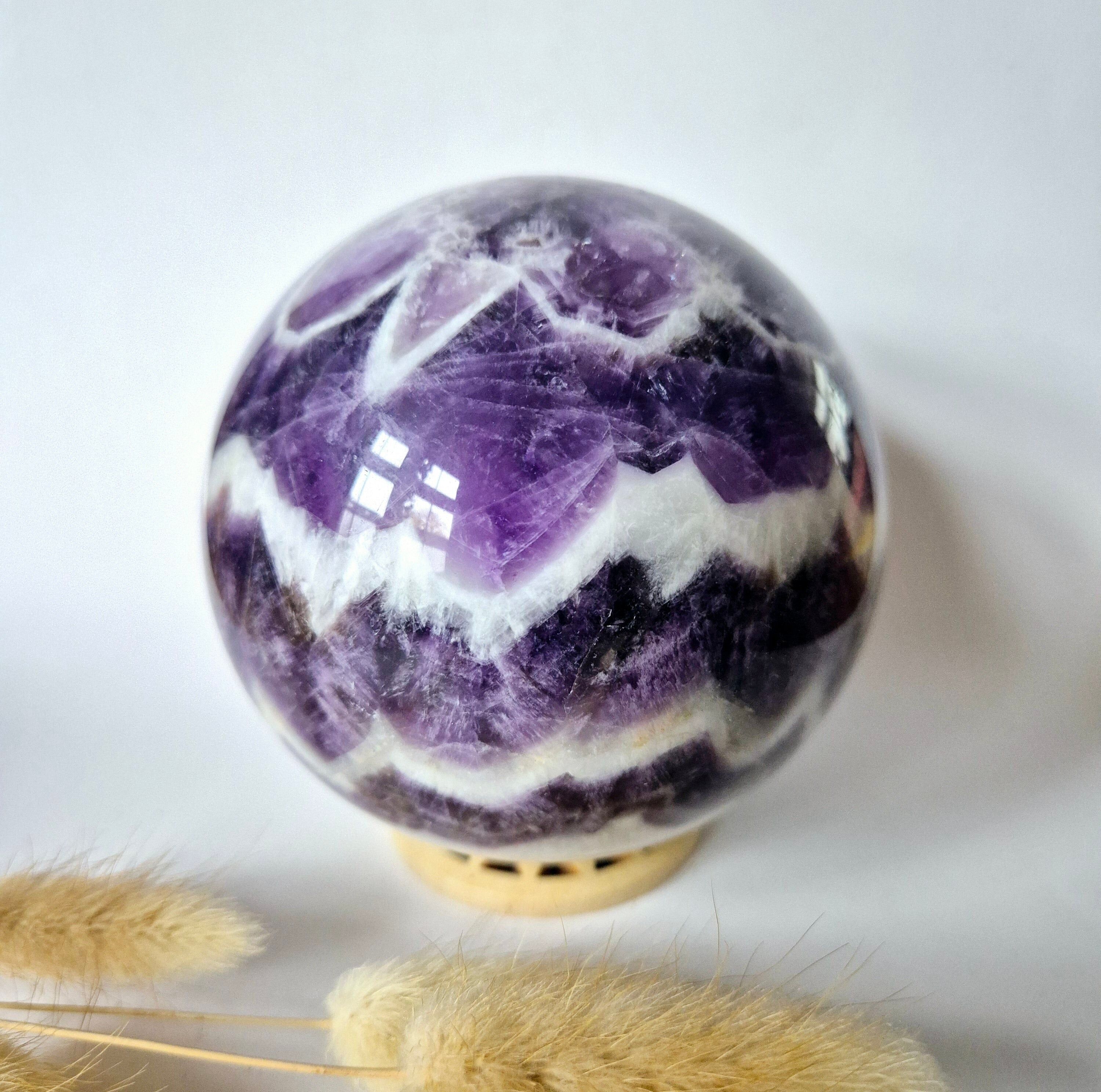 Boule de pierre précieuse XL Dream Amethyst – 92 mm (1080 g) | Pierre précieuse spirituelle pour la paix et l'équilibre