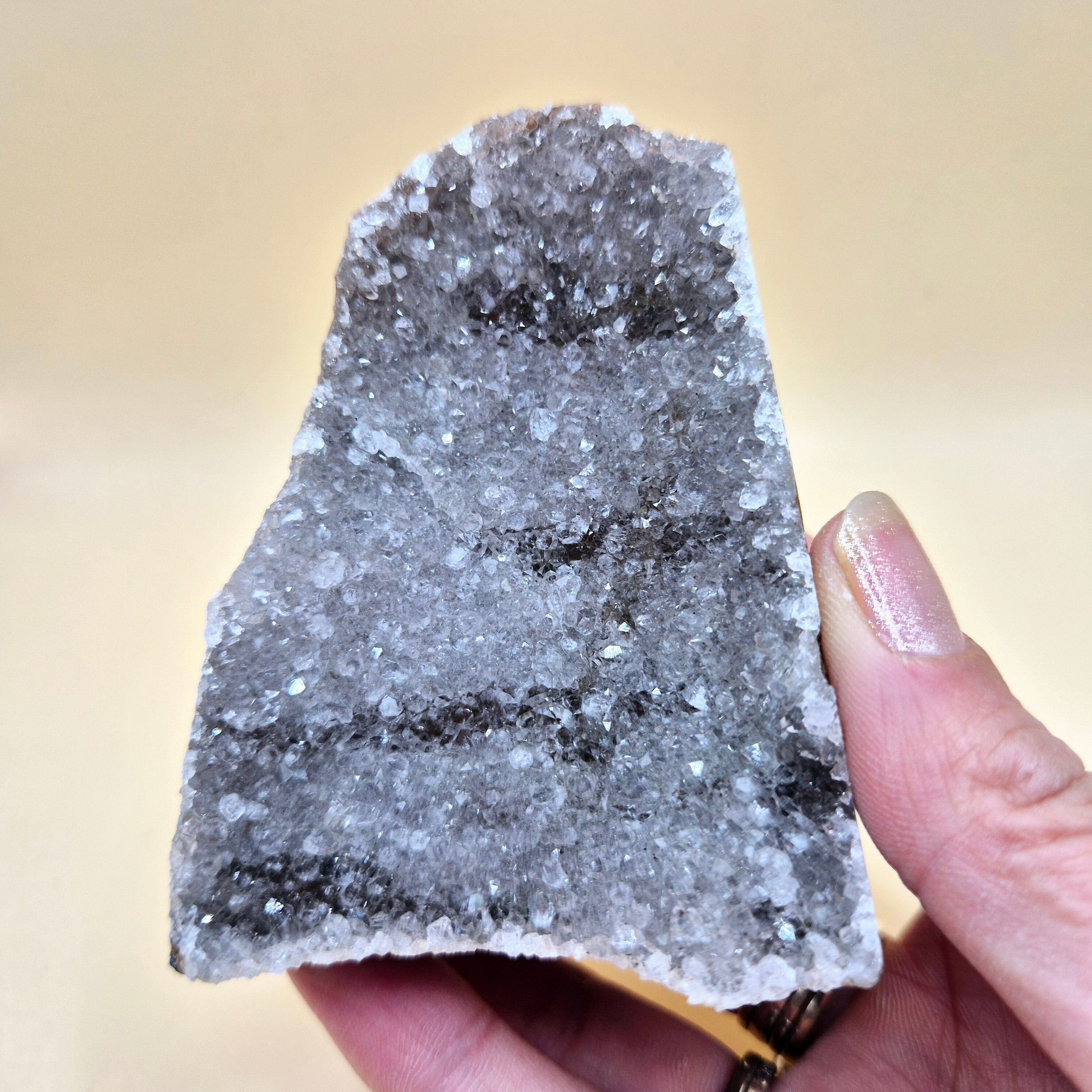 Géode d'améthyste polie de 184 grammes - Pierre précieuse - Attrait spirituel à l'énergie puissante