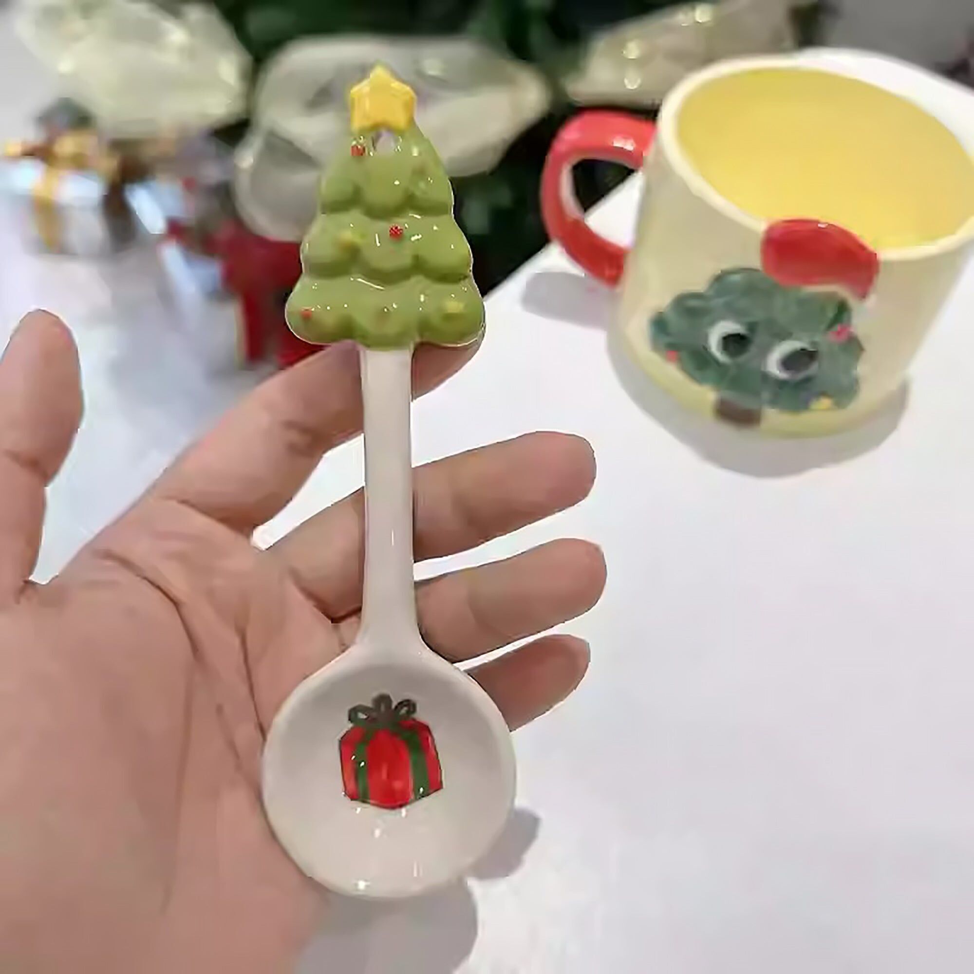 Cucchiaio di ceramica natalizio