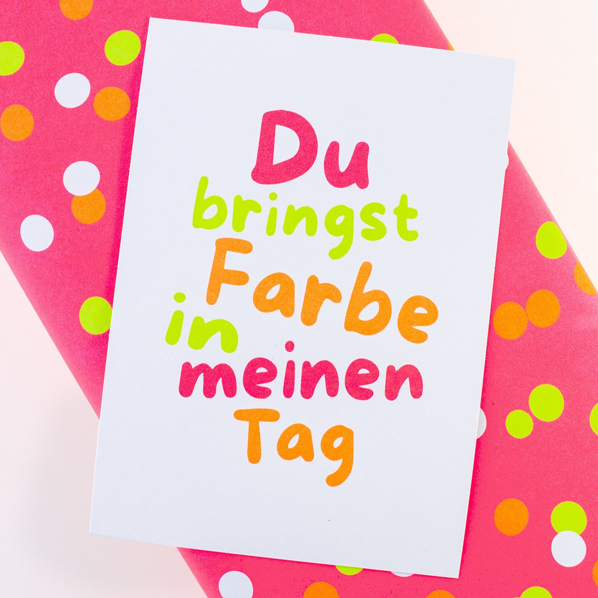 Carte postale « Tu égayes ma journée » fabriquée à partir de papier recyclé