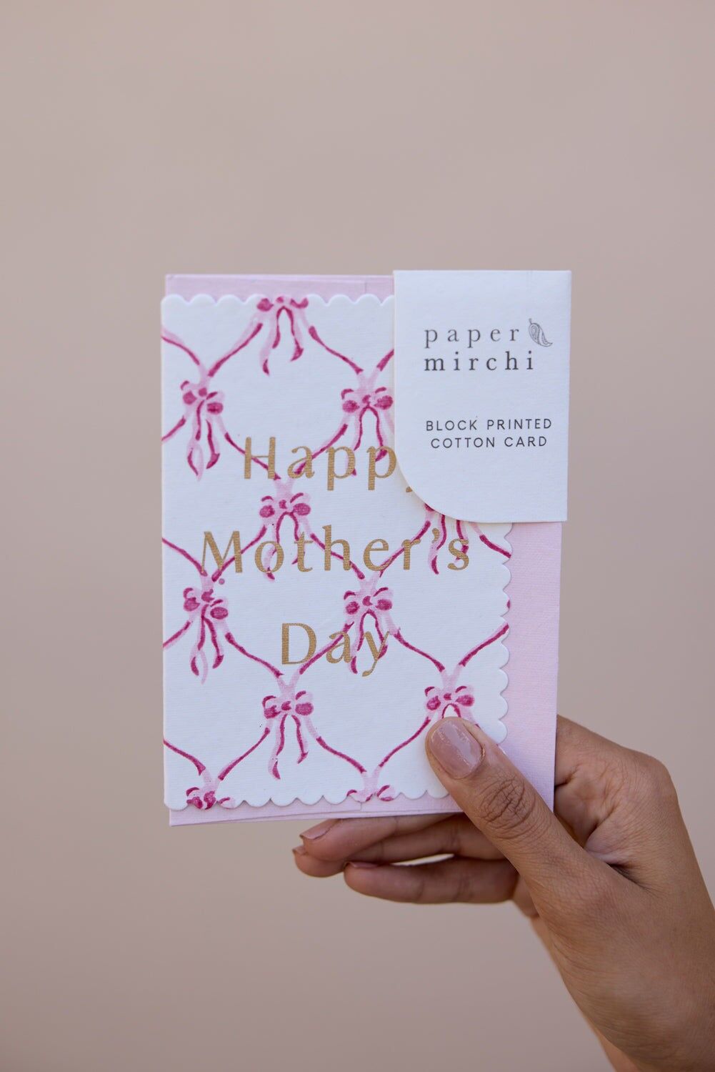 Biglietto d'auguri stampato a mano con blocchi - Fiocchi rosa per la festa della mamma