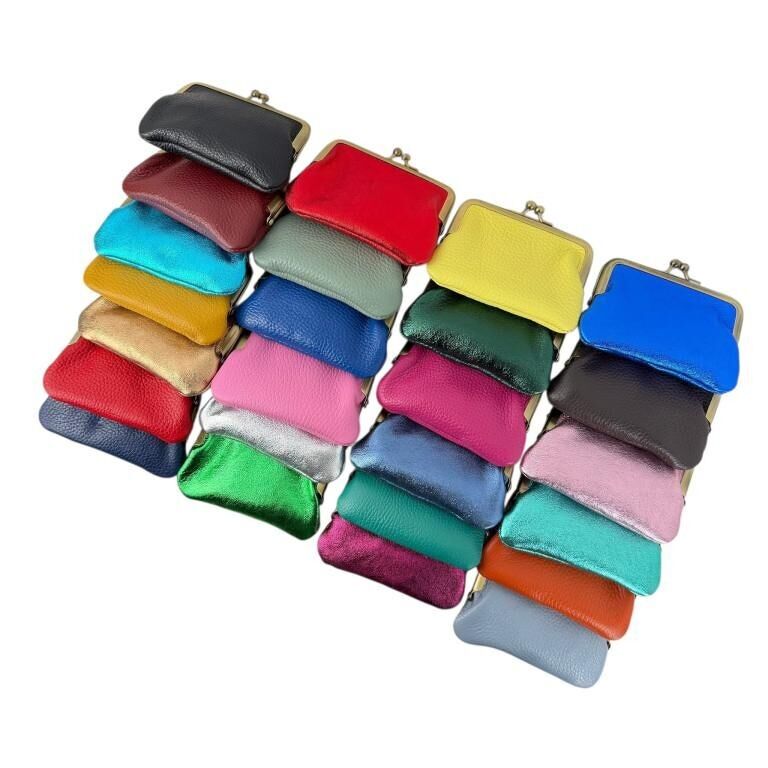 Portamonete in pelle italiana con finitura a scatto e bronzo