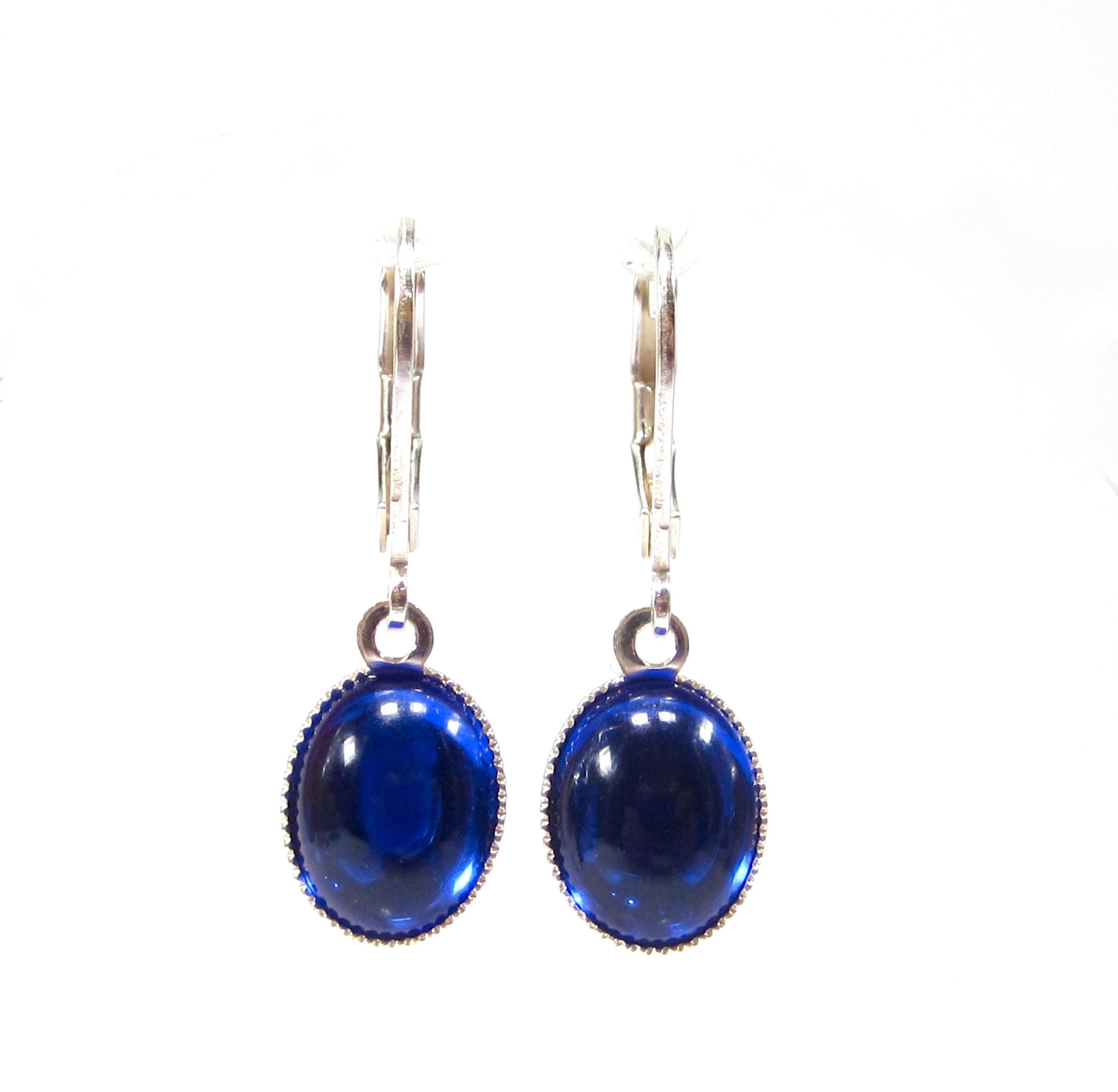 Boucles d'oreilles pendantes ovales en argent bleu foncé, style vintage années 1960, cabochon en verre, fabriquées à la main à Cologne.